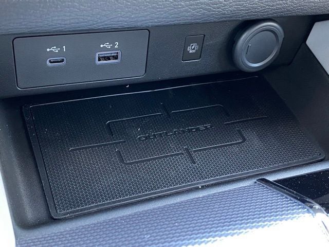 2025 Mitsubishi Outlander PHEV Platinum Edition