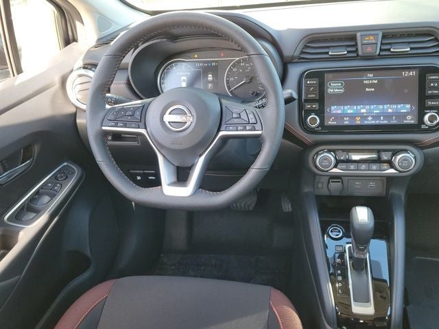 2025 Nissan Versa 1.6 SR