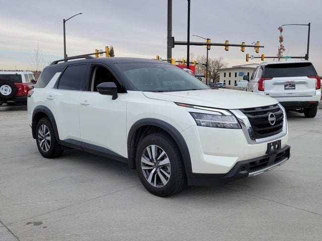 2024 Nissan Pathfinder SL