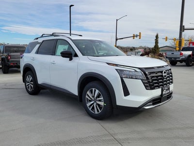 2026 Nissan Pathfinder SL