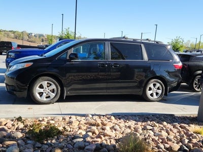 2015 Toyota Sienna LE 8 Passenger
